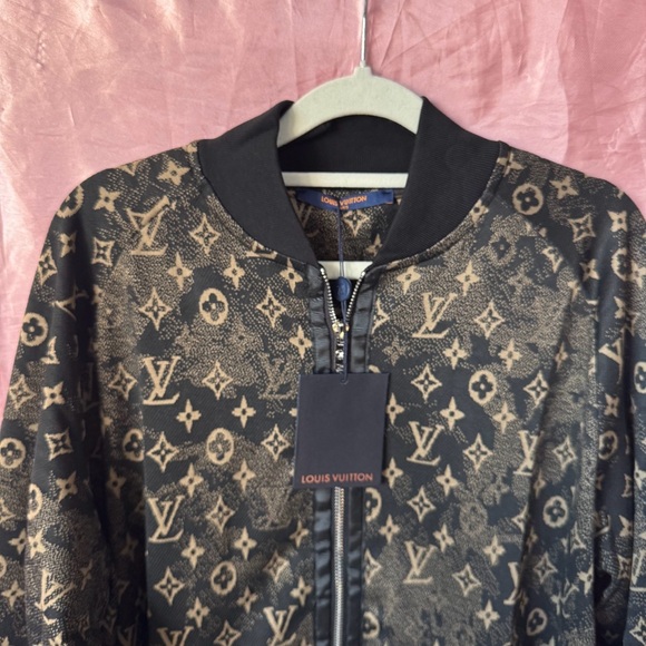 Louis Vuitton Printed Long-Sleeve Jacket (Brown) - Picture 11 of 12